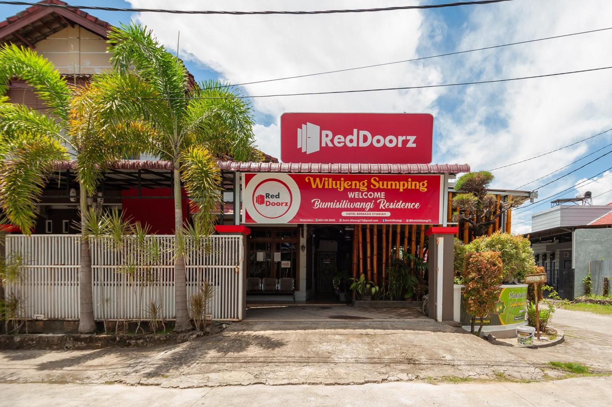 Reddoorz Syariah At Bumi Siliwangi Residence Padang Kültér fotó