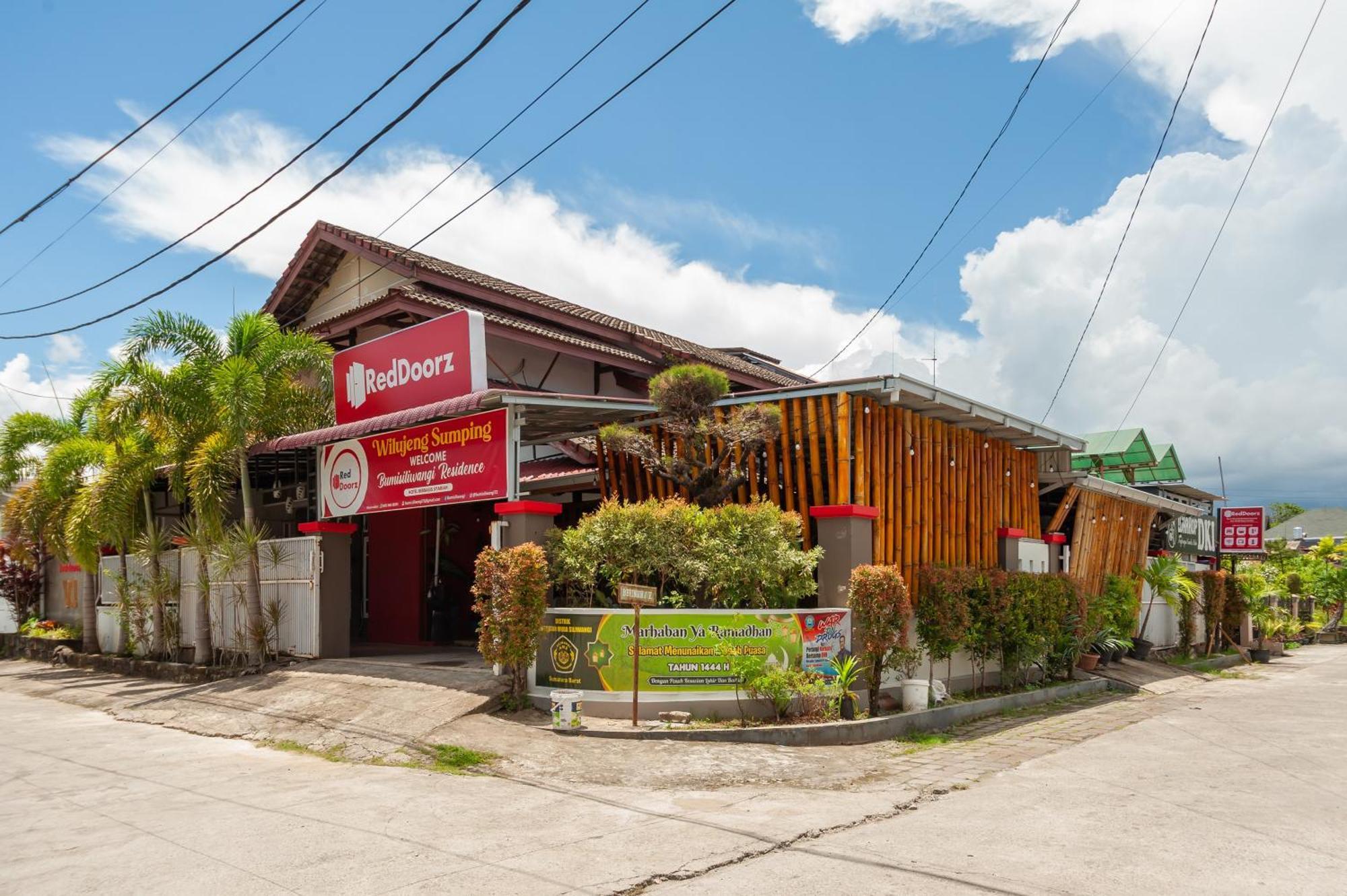 Reddoorz Syariah At Bumi Siliwangi Residence Padang Kültér fotó